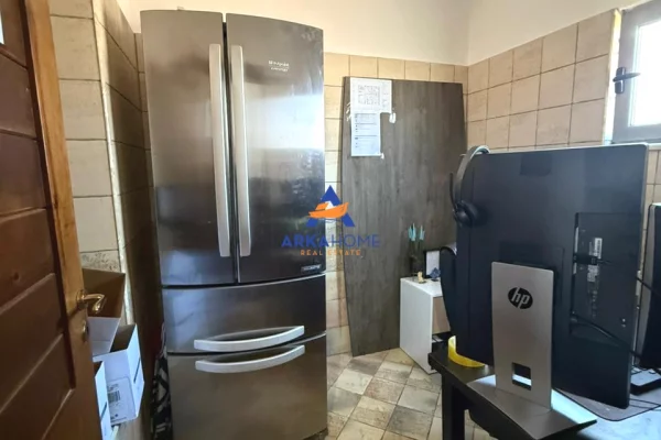 AMBJENT ZYRASH ME QERA 250 M2 