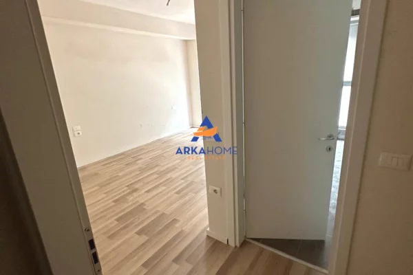 Shtepi me qera Apartament ne Tirane, 2+1, Mobilimi Bosh, pa mobiluar, Pagesa 629  Euro.