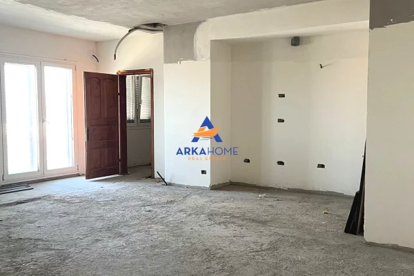Shtepi ne shitje Apartament ne Tirane, 3+1, Mobilimi Bosh, pa mobiluar, Pagesa 470,094  Euro.