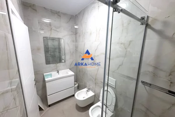 Shtepi me qera Apartament ne Tirane, 1+1, Mobilimi E mobiluar, Pagesa 598  Euro.