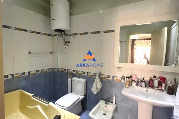 Shtepi ne shitje Apartament ne Tirane, 2+1, Mobilimi E mobiluar, Pagesa 290,000  Euro.