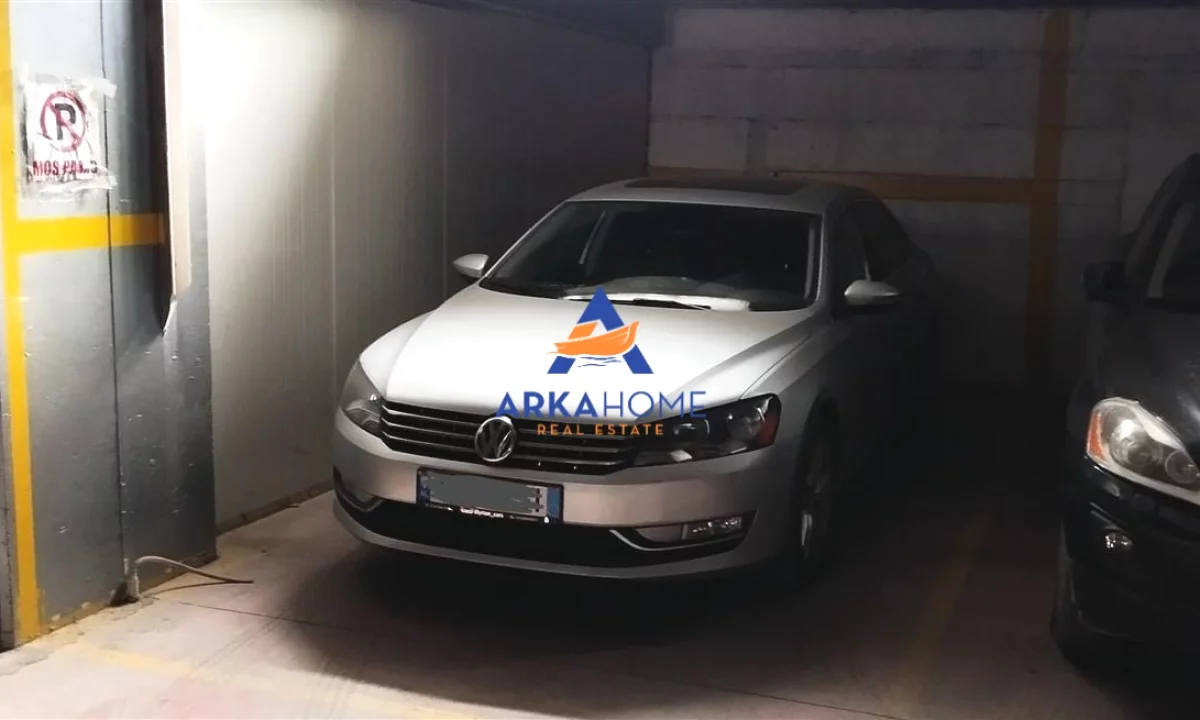 SHITET POST PARKIMI 16M2 "PRANE ISH UNIVERSITETIT EUROPIAN" 35000 EURO