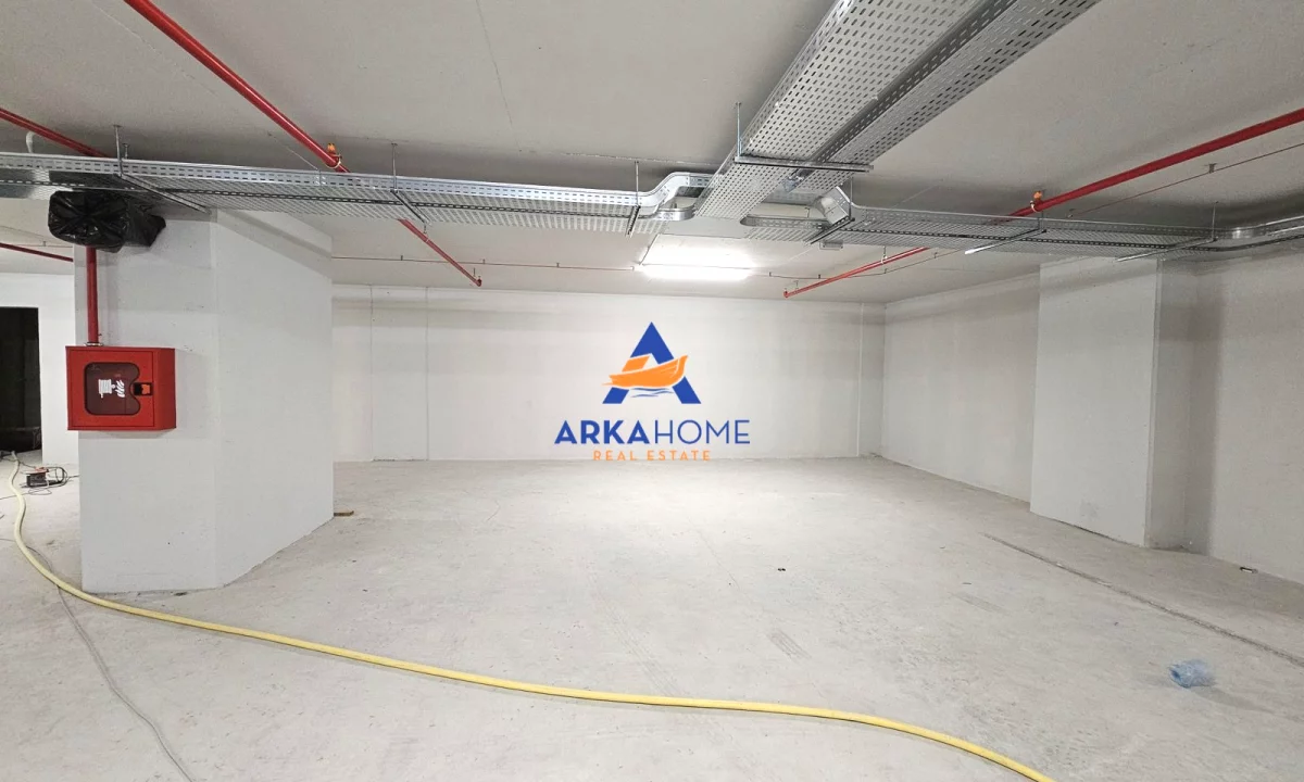 SHITET POST PARKIMI 12M2 "EKSPOSITA BUILDING" 5000000 LEKE