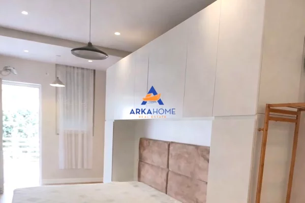 Shtepi me qera Apartament ne Tirane, 1+1, Mobilimi E mobiluar, Pagesa 550  Euro.