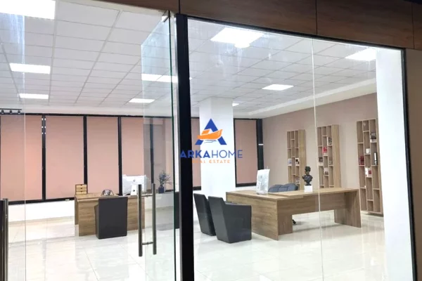 Ambient biznesi me qera 1+1 ne Tirane - 700 Euro