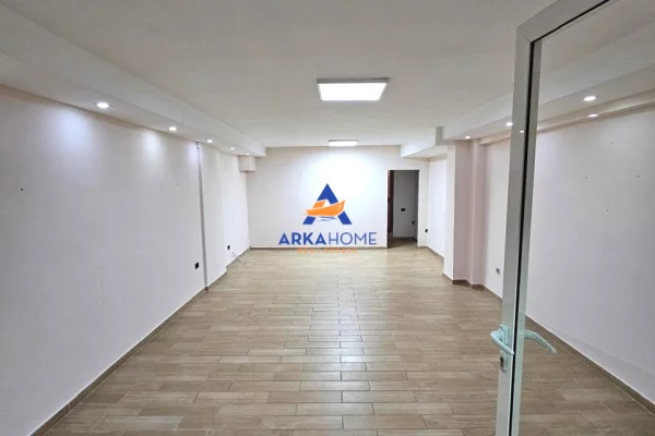 JEPET ME QERA DYQAN 60M2 "ISH EKSPOZITA, TIRANE" 60.000 LEKE