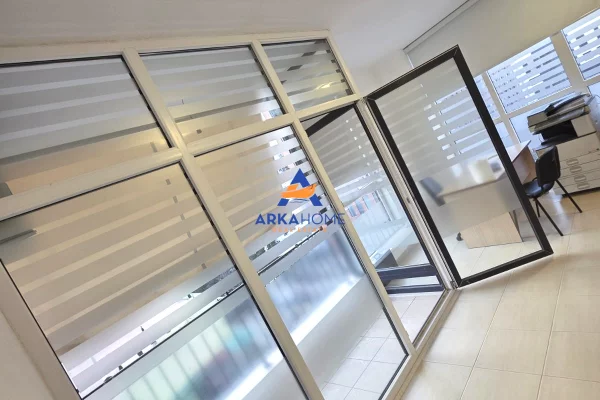 JEPET ME QERA AMBIENT PER ZYRA 65M2 "RRUGA JORDAN MISJA, BULEVARDI I RI, TIRANE" 500 EURO