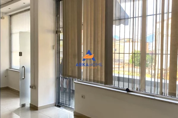 Ambient biznesi ne shitje 1+1 ne Tirane - 187,000 Euro