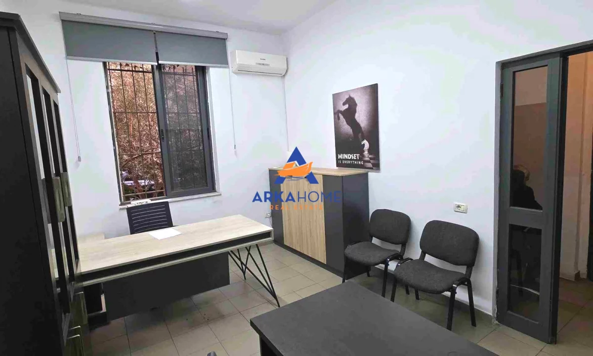 JEPET ME QERA ZYRE 24M2 "BULEVARDI BAJRAM CURRI" 50.000 LEKE