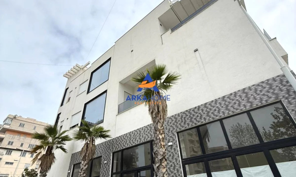 SHITET GODINE TREKATESHE 380M2 "VLORE' 900.000 EURO