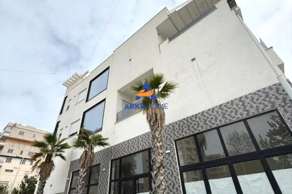 Ambient biznesi ne shitje 1+1 ne Vlore - 900,000 Euro