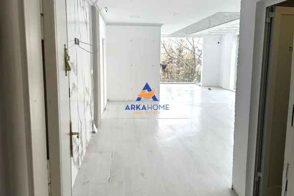 Ambient biznesi me qera 1+1 ne Tirane - 1,049 Euro