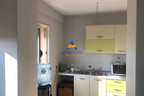 Shtepi me qera Apartament ne Tirane, 2+1, Mobilimi E mobiluar, Pagesa 629  Euro.