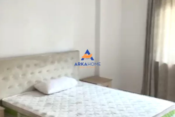 Shtepi me qera Apartament ne Tirane, 2+1, Mobilimi E mobiluar, Pagesa 629  Euro.