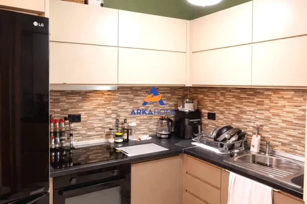 Shtepi ne shitje Apartament ne Tirane, 2+1, Mobilimi E mobiluar, Pagesa 160,680  Euro.