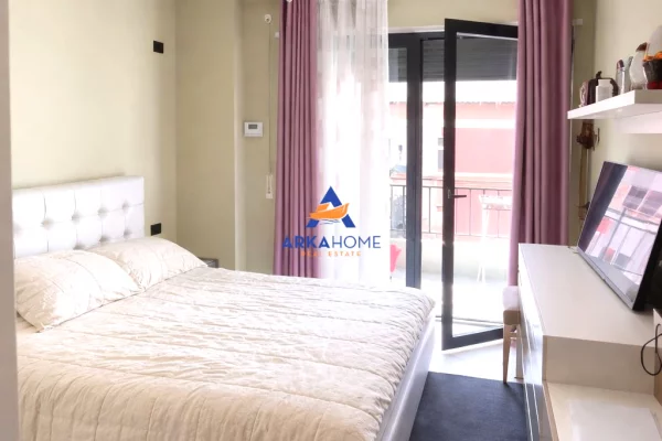 Shtepi ne shitje Apartament ne Tirane, 2+1, Mobilimi E mobiluar, Pagesa 160,680  Euro.