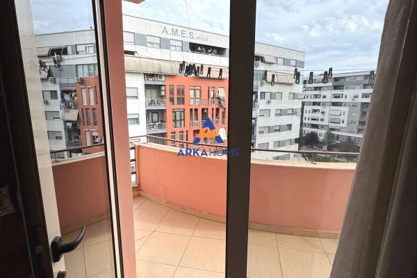 Shtepi ne shitje Apartament ne Tirane, 3+1, Mobilimi E mobiluar, Pagesa 242,000  Euro.