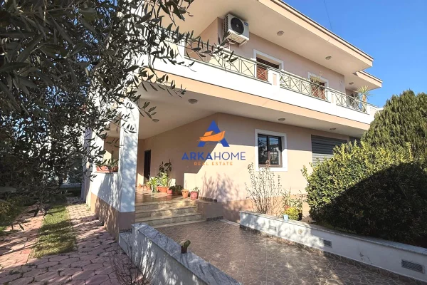 JEPET ME QERA VILË PRIVATE 2-KATE "TERMINALI I RI I TRENIT, TIRANË" 900 EURO