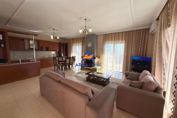 Shtepi me qera Shtepi Private ne Tirane, 3+1, Mobilimi E mobiluar, Pagesa 900  Euro.