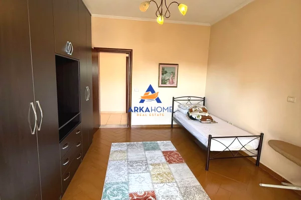 Shtepi me qera Shtepi Private ne Tirane, 3+1, Mobilimi E mobiluar, Pagesa 900  Euro.