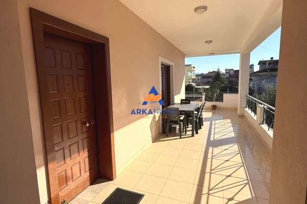 Shtepi me qera Shtepi Private ne Tirane, 3+1, Mobilimi E mobiluar, Pagesa 900  Euro.