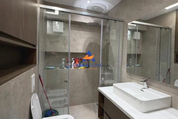 Shtepi me qera Apartament ne Tirane, 1+1, Mobilimi E mobiluar, Pagesa 1,000  Euro.