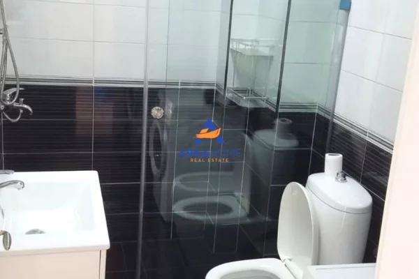 Shtepi ne shitje Apartament ne Tirane, 1+1, Mobilimi E mobiluar, Pagesa 150,000  Euro.