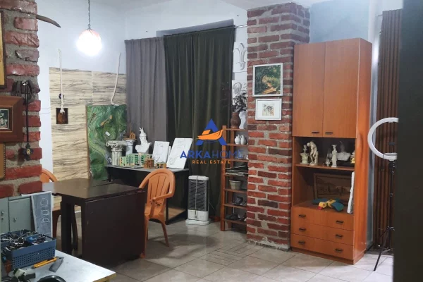 Ambient biznesi ne shitje 1+1 ne Tirane - 235,000 Euro