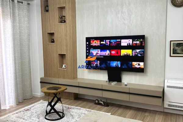 Shtepi me qera Apartament ne Tirane, 3+1, Mobilimi E mobiluar, Pagesa 1,950  Euro.