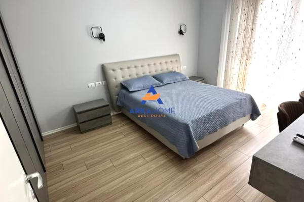 Shtepi me qera Apartament ne Tirane, 3+1, Mobilimi E mobiluar, Pagesa 1,950  Euro.