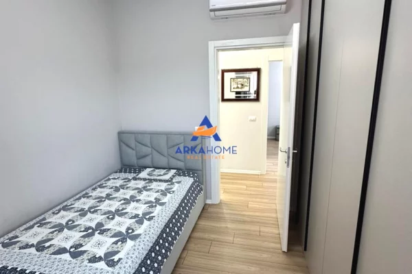 Shtepi me qera Apartament ne Tirane, 3+1, Mobilimi E mobiluar, Pagesa 1,950  Euro.