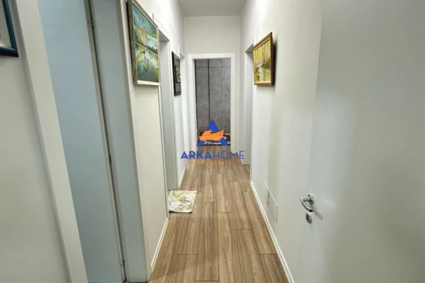 Shtepi me qera Apartament ne Tirane, 3+1, Mobilimi E mobiluar, Pagesa 1,950  Euro.