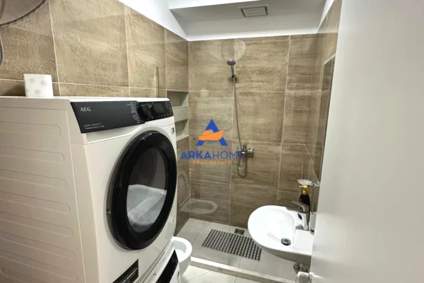 Shtepi me qera Apartament ne Tirane, 3+1, Mobilimi E mobiluar, Pagesa 1,950  Euro.