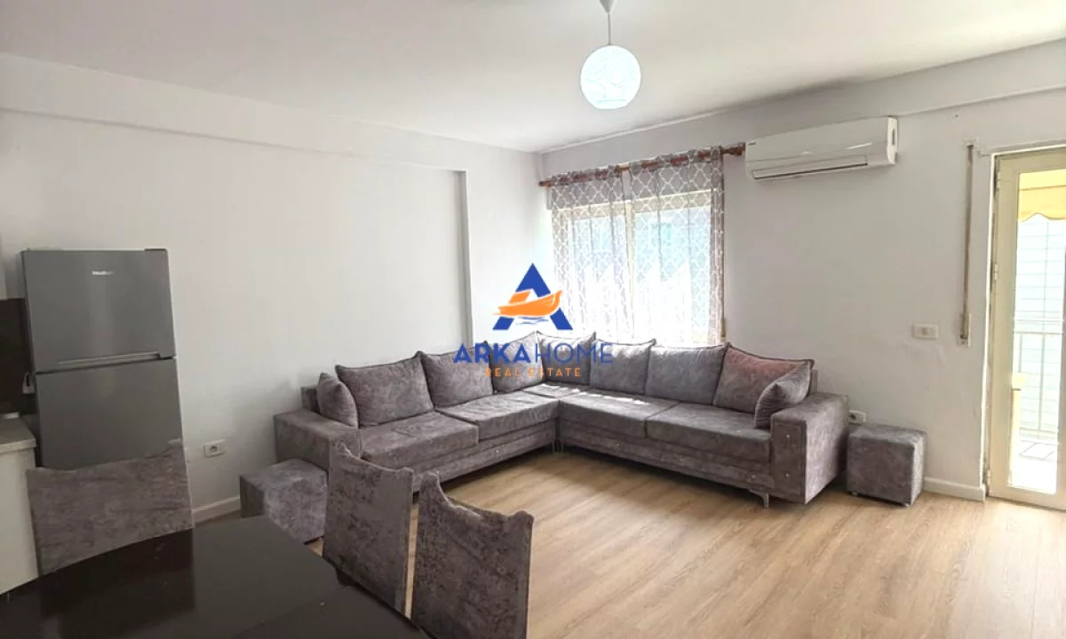 Shtepi ne shitje Apartament ne Tirane, 1+1, Mobilimi E mobiluar, Pagesa 165,000  Euro.