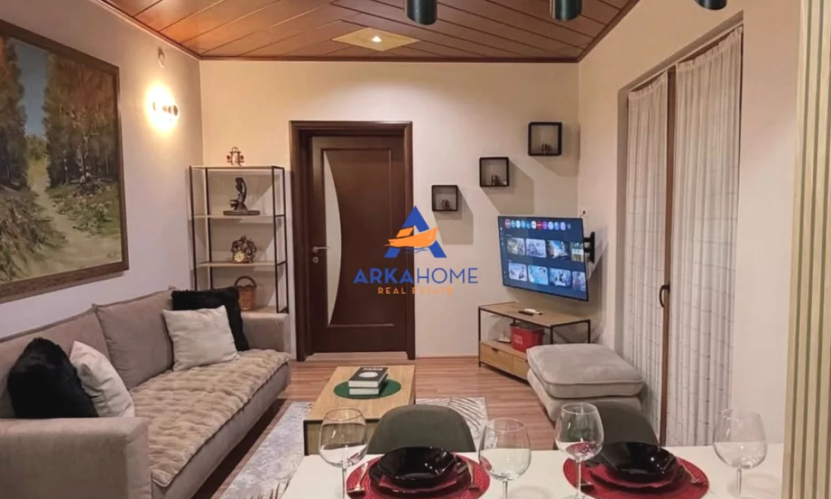 Shtepi me qera Apartament ne Tirane, 1+1, Mobilimi E mobiluar, Pagesa 577  Euro.