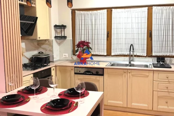 Shtepi me qera Apartament ne Tirane, 1+1, Mobilimi E mobiluar, Pagesa 577  Euro.