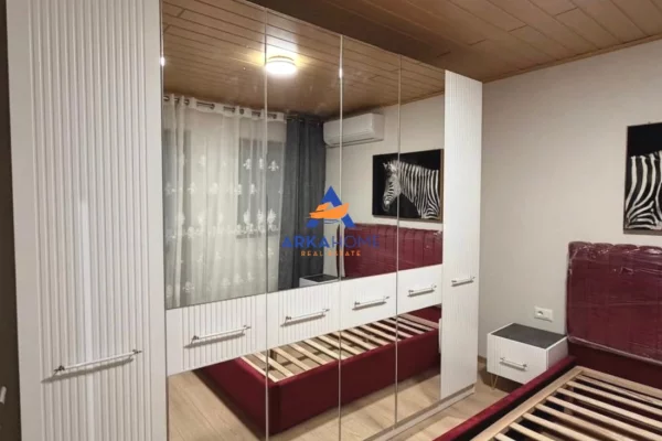 Shtepi me qera Apartament ne Tirane, 1+1, Mobilimi E mobiluar, Pagesa 577  Euro.
