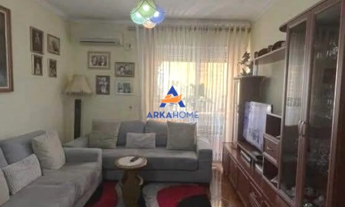 Shtepi ne shitje Apartament ne Tirane, 2+1, Mobilimi E mobiluar, Pagesa 230,000  Euro.