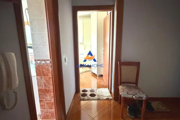 Shtepi ne shitje Apartament ne Tirane, 2+1, Mobilimi E mobiluar, Pagesa 230,000  Euro.