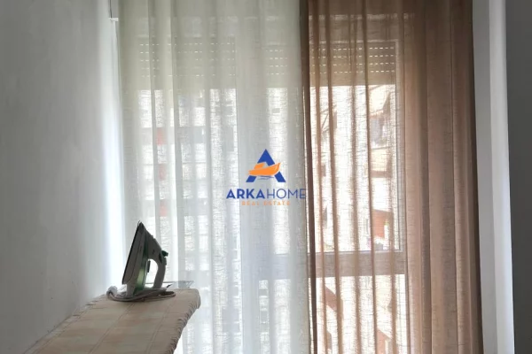 Shtepi me qera Apartament ne Tirane, 1+1, Mobilimi E mobiluar, Pagesa 577  Euro.