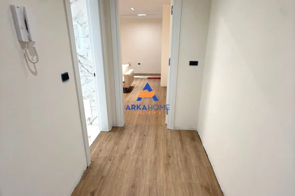 Shtepi ne shitje Apartament ne Tirane, 1+1, Mobilimi E mobiluar, Pagesa 250,000  Euro.