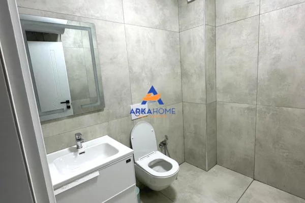 Shtepi me qera Apartament ne Tirane, 2+1, Mobilimi E mobiluar, Pagesa 1,300  Euro.