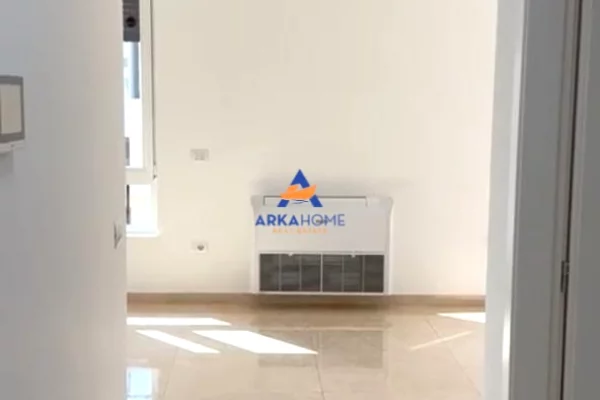 AMBJENT PER ZYRA ME QERA 105 M2 " TREGU CAM " 1100 EURO