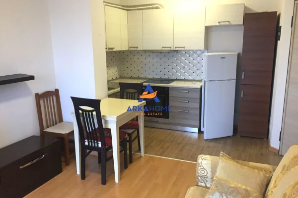 Shtepi me qera Apartament ne Tirane, 1+1, Mobilimi E mobiluar, Pagesa 525  Euro.