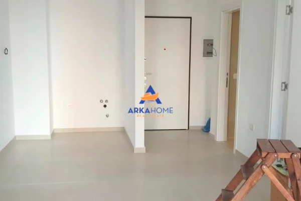 JEPET AMBIENT BIZNESI ME QERA 66M2 "RR. KONGRESI MANASTIRIT, KOMPLEKSI ZIRKON" 55.000 LEKE (I DISKUT