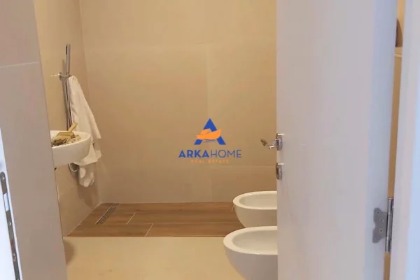 JEPET AMBIENT BIZNESI ME QERA 66M2 "RR. KONGRESI MANASTIRIT, KOMPLEKSI ZIRKON" 55.000 LEKE (I DISKUT