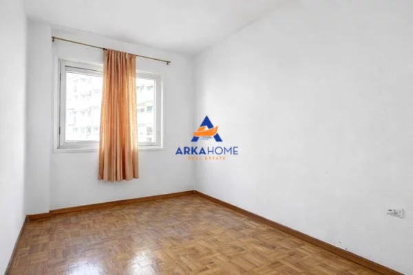 SHITET APARTAMENT 1+1 "MYSLYM SHYRI" 13.000.000 LEKE