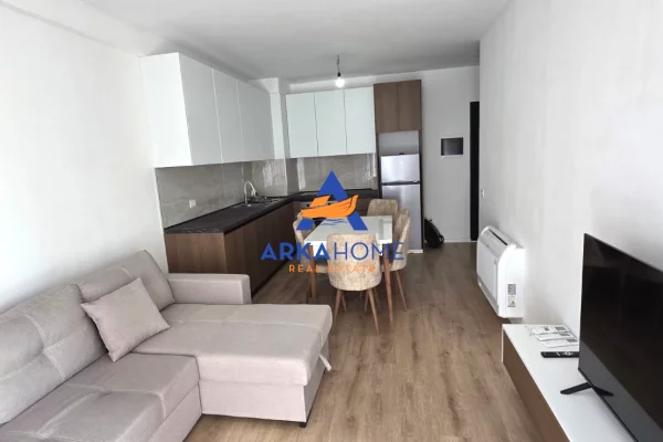 Shtepi me qera Apartament ne Tirane, 2+1, Mobilimi E mobiluar, Pagesa 525  Euro.