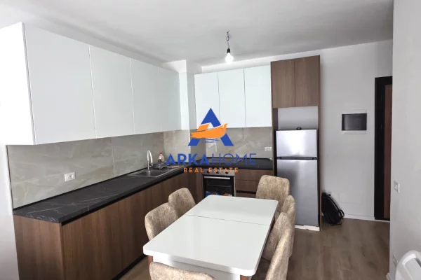 Shtepi me qera Apartament ne Tirane, 2+1, Mobilimi E mobiluar, Pagesa 525  Euro.