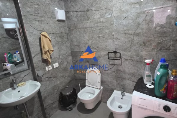 Shtepi me qera Apartament ne Tirane, 2+1, Mobilimi E mobiluar, Pagesa 525  Euro.